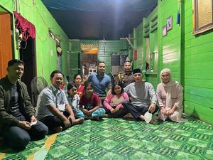 Siswi SD Diusir di Samarinda Dapat Bantuan Rp 10 Juta dari Jaksa Siswi SD Diusir di Samarinda Dapat Bantuan Rp 10 Juta dari Jaksa