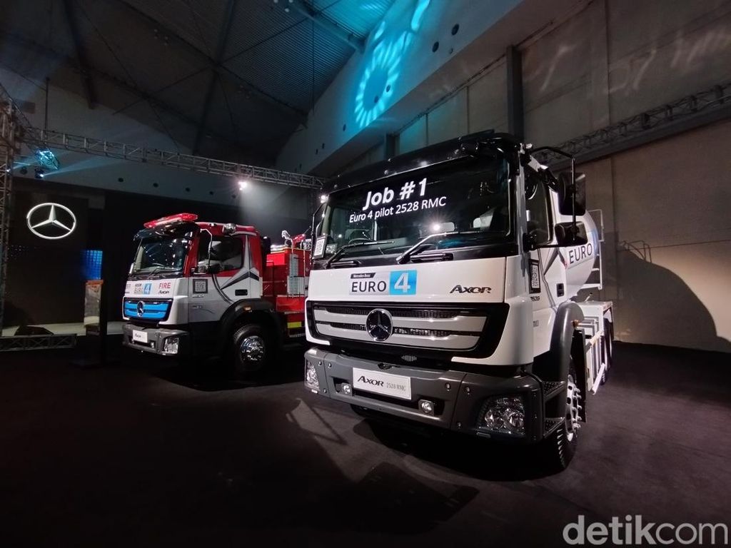 Truk Mercedes-Benz Axor Euro4 Rakitan Indonesia Resmi Meluncur
