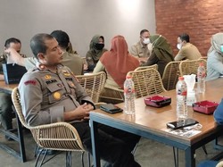 Polisi Panggil Ortu Pria Pangku-pangkuan di Kafe Wow Jaksel
