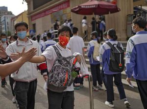 Begini Keramaian Siswa Jelang Ujian Masuk Perguruan Tinggi di Beijing