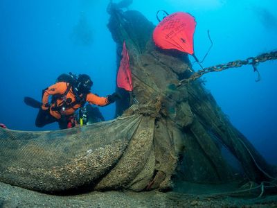Wow! Penampakan Jaring Hantu di Dasar Laut Yunani