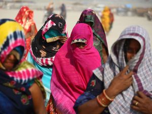 Dihajar Gelombang Panas Ekstrem, Aspal Jalanan di India Sampai Meleleh