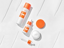 SymWhite 377 & Niacinamide dalam Y.O.U Radiance Up! Tandingi Pesaing