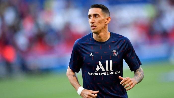 PARIS, FRANCE - MAY 21: Angel Di Maria of Paris Saint-Germain  warms up before the Ligue 1 Uber Eats match between Paris Saint Germain and FC Metz at Parc des Princes on May 21, 2022 in Paris, France. (Photo by Aurelien Meunier - PSG/PSG via Getty Images)