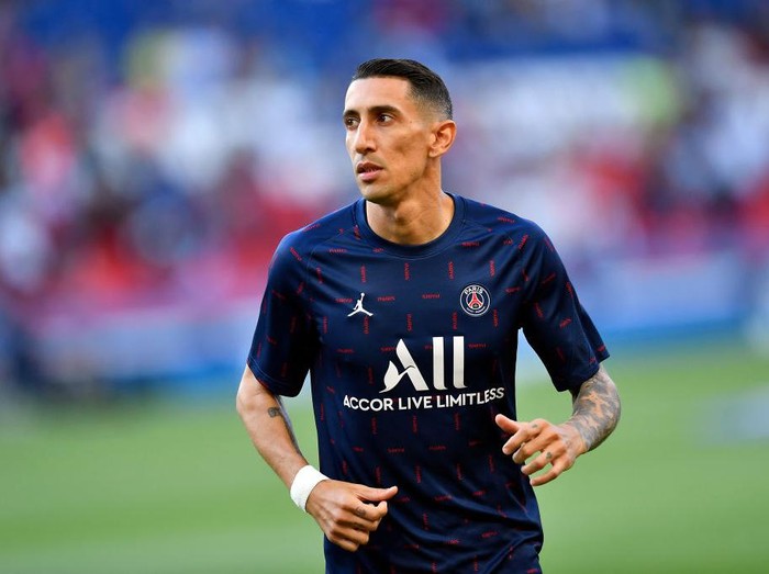 PARIS, FRANCE - MAY 21: Angel Di Maria of Paris Saint-Germain  warms up before the Ligue 1 Uber Eats match between Paris Saint Germain and FC Metz at Parc des Princes on May 21, 2022 in Paris, France. (Photo by Aurelien Meunier - PSG/PSG via Getty Images)