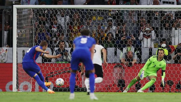 Harry Kane Sang Penyelamat Inggris