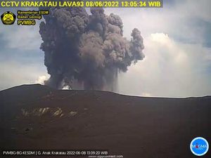 Malam Menakutkan Letusan Krakatau 141 Tahun Silam Malam Menakutkan Letusan Krakatau 141 Tahun Silam