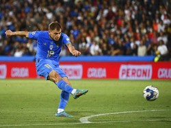 Gli Azzurri sudah unggul dua gol di babak pertama. Nicolo Barella membuka keunggulan Italia pada menit ke-30.  