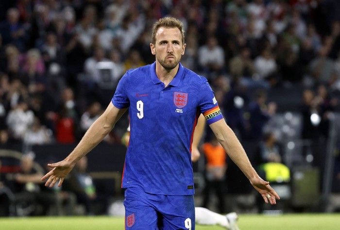 Soccer Football - UEFA Nations League - Group C - Germany v England - Allianz Arena, Munich, Germany - June 7, 2022 Englands Harry Kane celebrates scoring their first goal REUTERS/Heiko Becker
