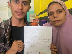 Pria yang Viral Ditarik Orang Utan di Kebun Binatang Minta Maaf