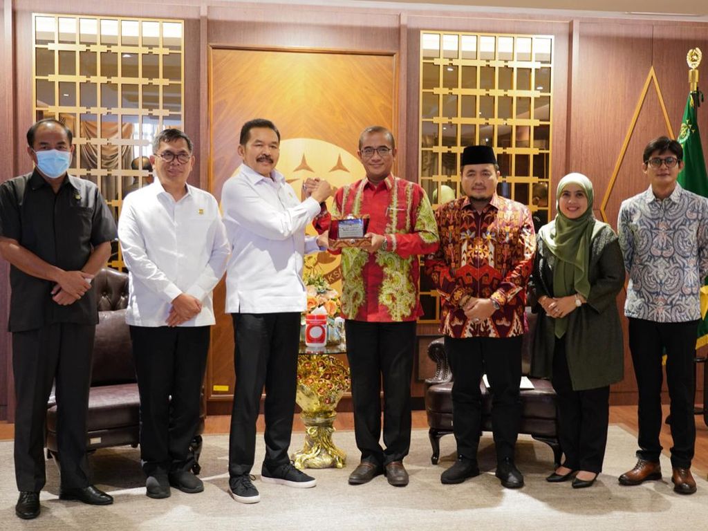 Ketua KPU Hasyim Asyari Bertemu Jaksa Agung Burhanuddin, Bahas Apa?