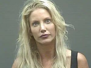 Buronan Polisi Jadi Viral karena Kecantikannya, Akhirnya Menyerahkan Diri