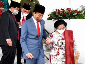 Ganjar dan Hasto Kompak Tepis Isu Keretakan Jokowi-Megawati Ganjar dan Hasto Kompak Tepis Isu Keretakan Jokowi-Megawati