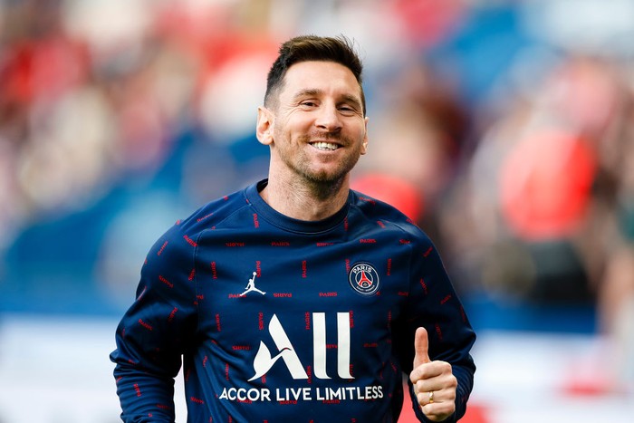 PARIS, FRANCE - MAY 08: Lionel Messi of Paris Saint Germain warming up during the Ligue 1 Uber Eats match between Paris Saint Germain and ESTAC Troyes at Parc des Princes on May 8, 2022 in Paris, France. (Photo by Antonio Borga/Eurasia Sport Images/Getty Images)