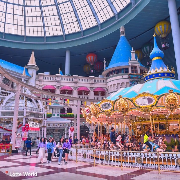 Lotte World jadi tempat kencan Ha Ri dan Tae Mo di drama Business Proposal