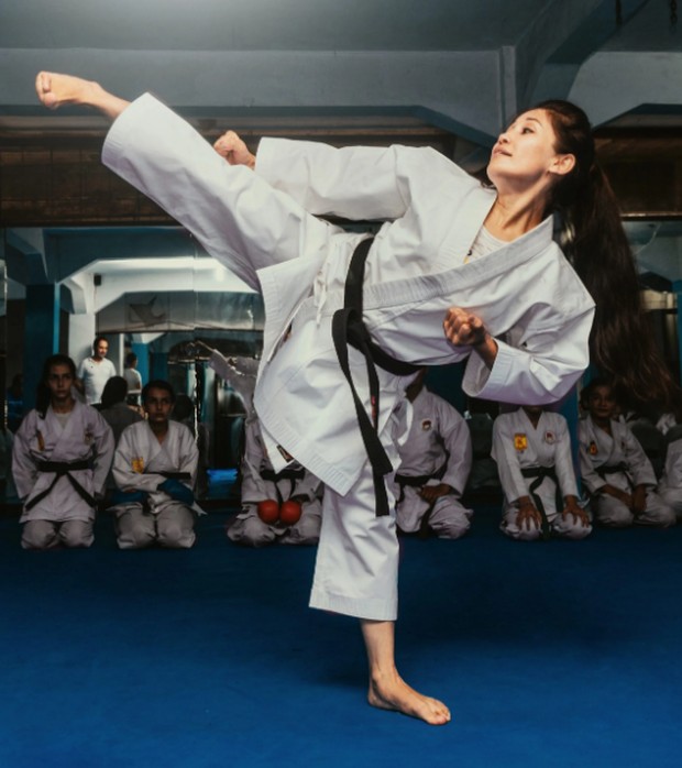 Meena Asadi, karateka perempuan Afghanistan yang berprestasi/ Foto: UNHCR/Amazing Productions