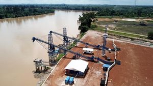 Foto Udara Pelabuhan Tenam untuk Jalur Batu Bara di Jambi