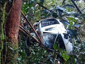 Helikopter Mendarat Darurat di Timika, 1 Balita Terlempar Belum Ditemukan Helikopter Mendarat Darurat di Timika, 1 Balita Terlempar Belum Ditemukan