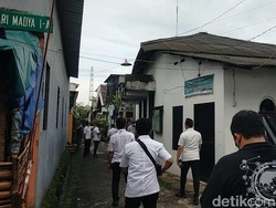 Polisi Geledah Sekretariat Khilafatul Muslimin Surabaya Raya