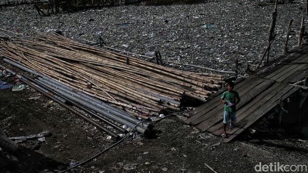 Duh, Pesisir Jakarta Jadi Hamparan Sampah, Nih Foto-fotonya