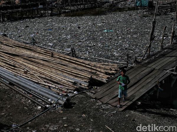 Duh, Pesisir Jakarta Jadi Hamparan Sampah, Nih Foto-fotonya