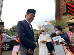 Ditanya Isu Reshuffle Kabinet, Jokowi: Mmm... Belum