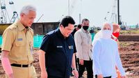 Momen Ganjar-Erick Thohir Jalan Berdampingan Saat Dampingi Jokowi