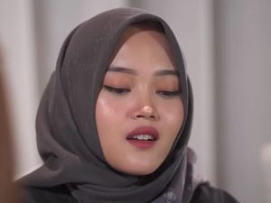 Ngaku Kesepian, Putri Delina: Emang Salah Kalau Nangis?