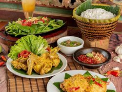 Siap Kesetrum Cabe! 5 Restoran Ini Punya 32 Jenis Sambal Tradisional