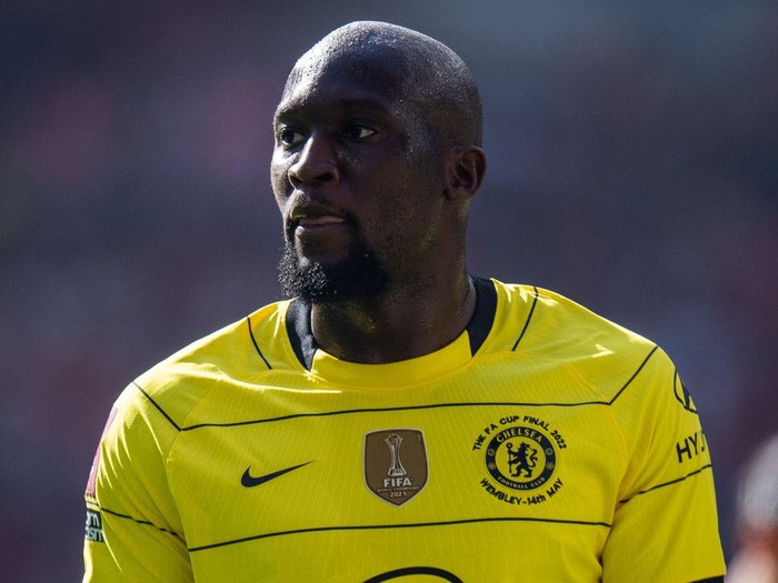 LONDON, ENGLAND - MAY 14: Romelu Lukaku of Chelsea looks on during The FA Cup Final match between Chelsea and Liverpool at Wembley Stadium on May 14, 2022 in London, England. (Photo by Sebastian Frej/MB Media/Getty Images)