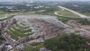 Foto Udara TPA Burangkeng Bekasi yang Akan Diperluas, Sampah Membludak