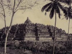 Melihat Sejarah Candi Borobudur yang Pernah Terkubur Usai Letusan Merapi