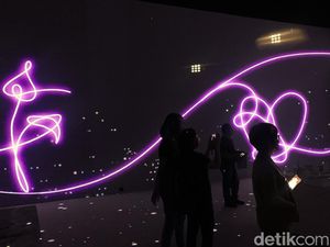 Seru! Army Bisa Rasakan Sensasi Nonton Konser BTS di Mal PVJ Seru! Army Bisa Rasakan Sensasi Nonton Konser BTS di Mal PVJ