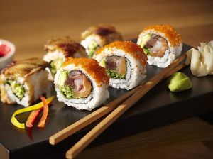 Siapa Mau? Sushi Gratis Buat Makan Malam Nikmat Ada di Sini