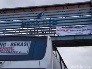 Spanduk Penolakan Khilafatul Muslimin Terpasang di Purwakarta