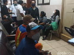 Tenaga Kontrak Makassar Laskar Pelangi Datangi Balkot, Kesulitan Daftar Ulang