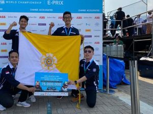 Tim UGM Sabet Juara 1 Desain Kendaraan Listrik di Ajang Formula-E Jakarta Tim UGM Sabet Juara 1 Desain Kendaraan Listrik di Ajang Formula-E Jakarta