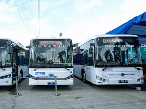 TransJakarta Uji Coba Bus Listrik Rute Kampung Melayu-Tanah Abang