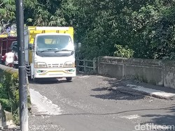 Badan Sisi Timur Jembatan Prayan di Klaten Ambles