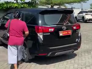 Teka-teki Nopol Mobil-Penyerempet Motor yang Ngaku Istri Jenderal Terkuak Teka-teki Nopol Mobil-Penyerempet Motor yang Ngaku Istri Jenderal Terkuak