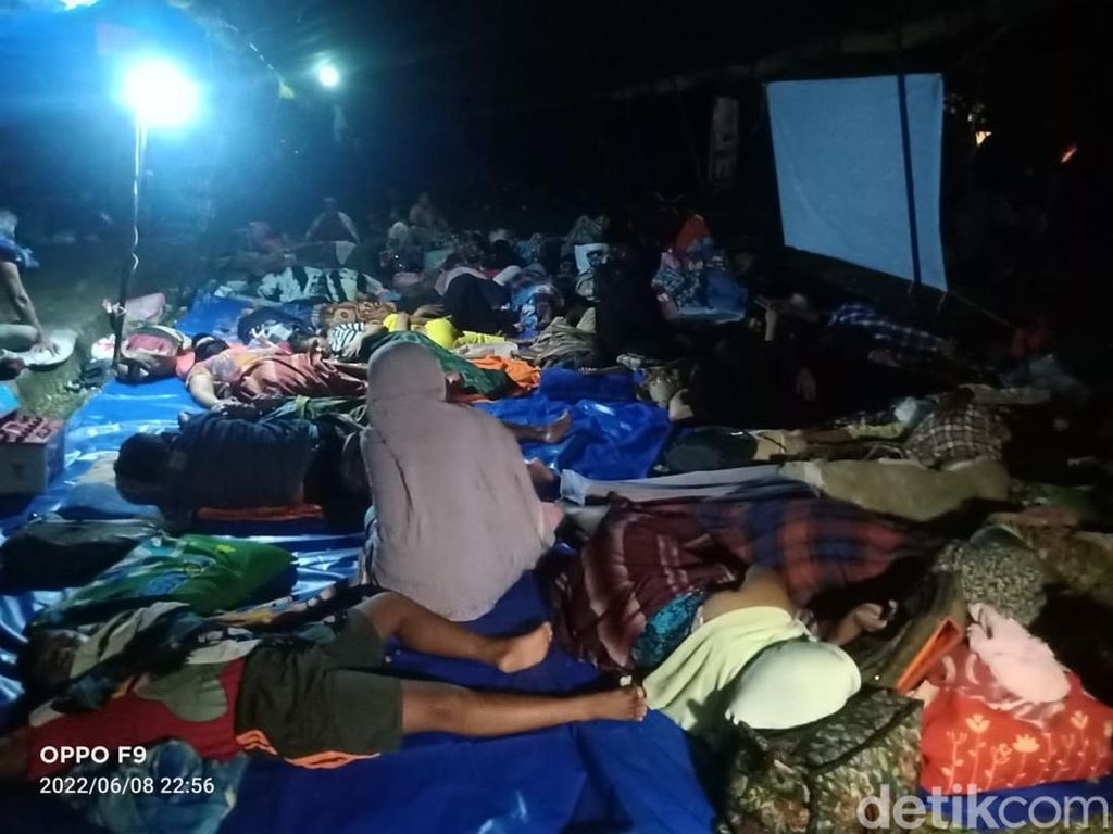 Update Gempa M 5,8 Mamuju, 1.145 Orang Mengungsi di Stadion Manakarra