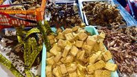 Ayam Goreng hingga Sate Usus Ini Enak Disantap Bareng Sambal Setan