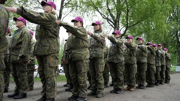 Was-was Perang, Wanita Finlandia Masuk Hutan Demi Ikut Latihan Militer