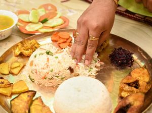 7 Aturan Makan Unik di Dunia, Ada Larangan Makan Pakai Tangan!