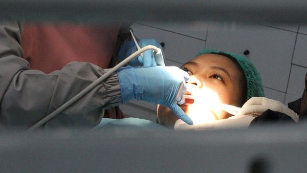 Aksi Relawan Gigi Bantu Kesehatan Masyarakat