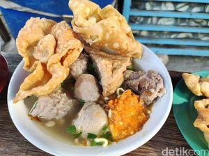 Apes! Niat Makan Bakso Pakai Kecap yang Keluar Malah Bikin Kecewa