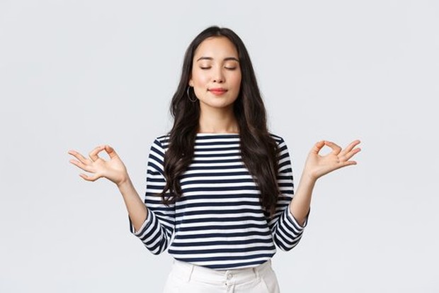 Atur nafas untuk membuat dirimu tetap rileks/ Foto: freepik