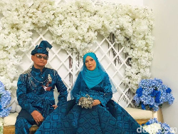 Viral Emak-emak Ultah ke-60 Pakai Gaun Pengantin, Ada Kisah Haru di Baliknya