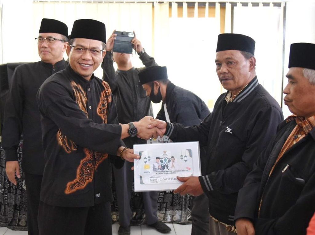 Bupati Bandung Mau Beri Insentif ke 4.091 Ustaz-Marbot Masjid