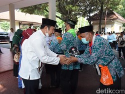 Sempat Terkendala Visa, 2 Calon Jemaah Haji Asal Lamongan Akhirnya Berangkat